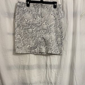 Chico's Gray and White Snake Print Pencil Skirt